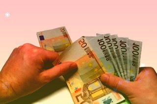 十五部门:“十四五”期间机器人产业营业收入年均增速超过20%,制造业机器