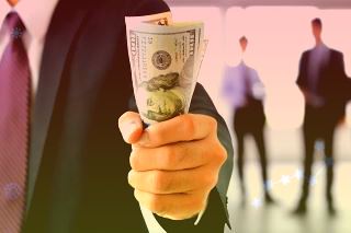 和而泰：由于公司产品具有定制化特性客户转单的机率较小现在正在努力保证客户